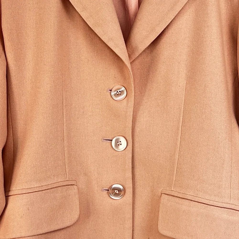 Petite Sophisticate Salmon Pink Wool 3 Button Suit Jacket Blazer - Picture 4 of 6